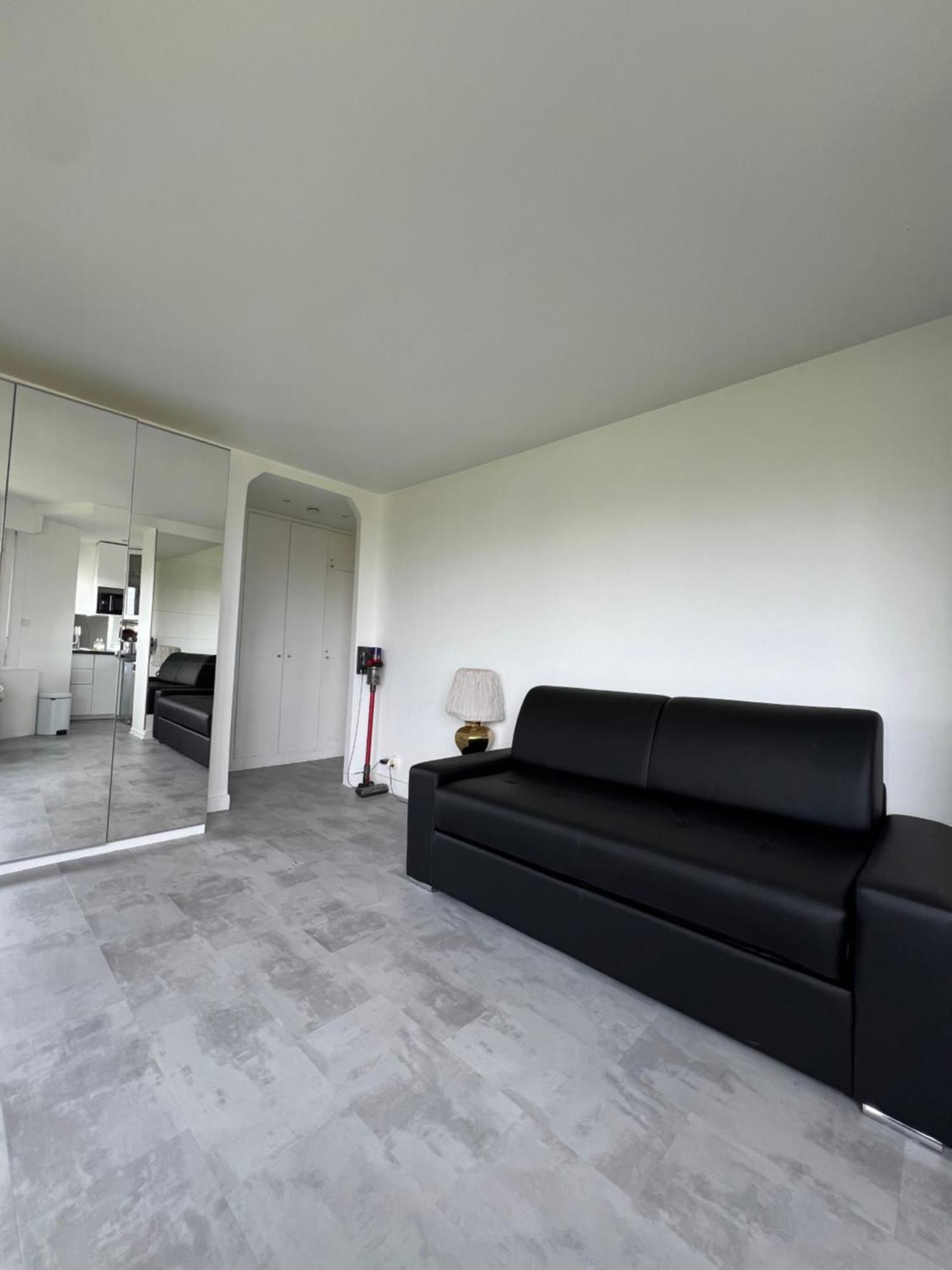 Appartement In With View, 15min Direct To Center *